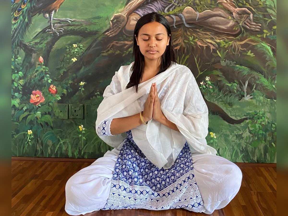 How does the energy system (chakras) relate to physical yoga practice?